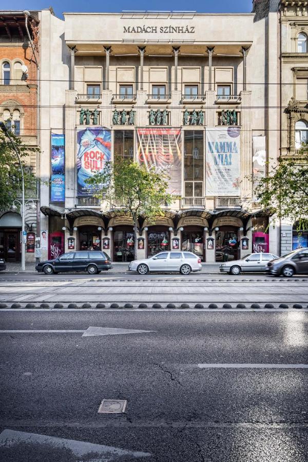 Silver Moon Apartment In The City Center Budapest Bagian luar foto